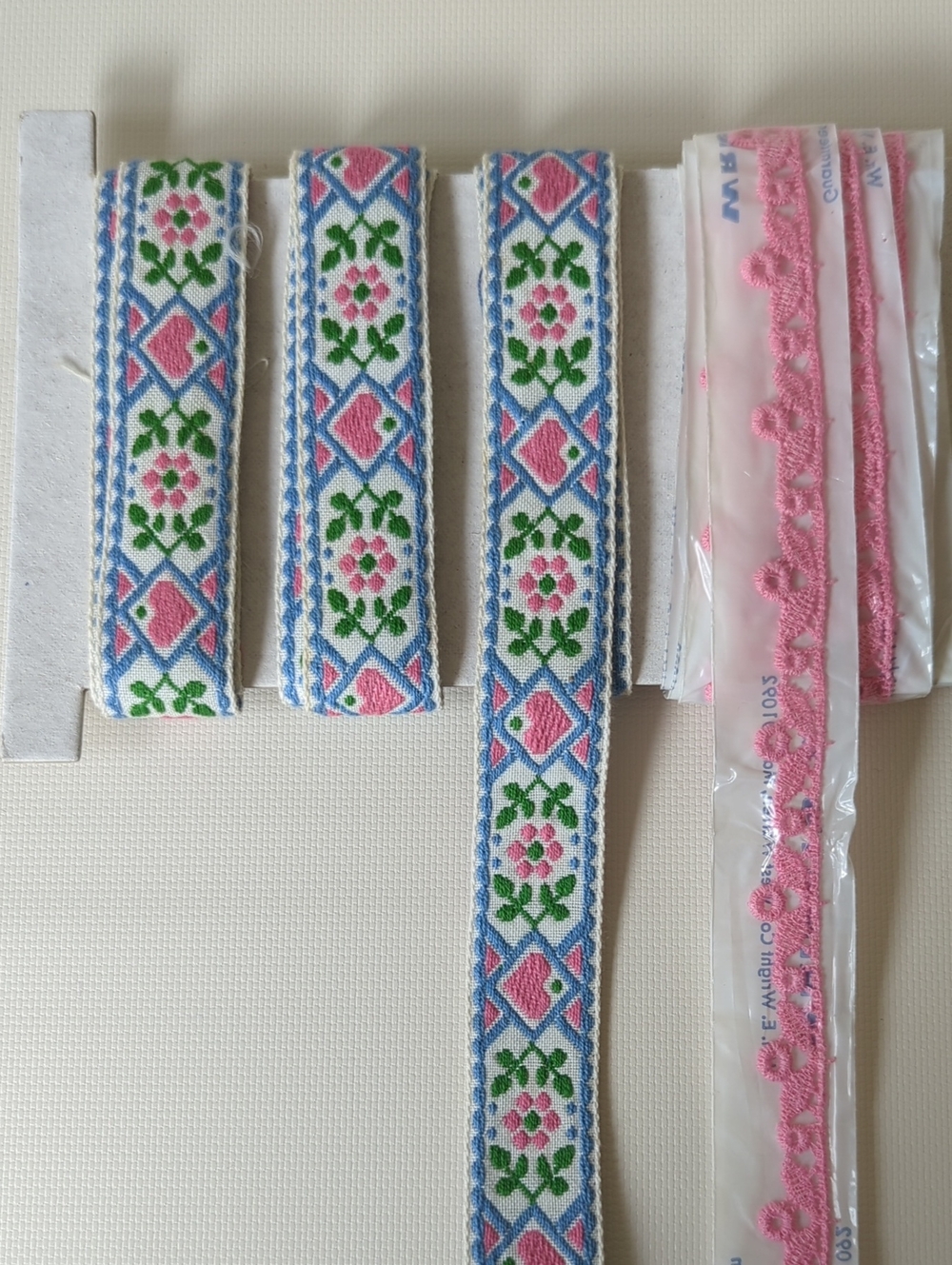 True Vintage Floral Jacquard Ribbon Trim in Pink, Blue & Green + Bonus Lace